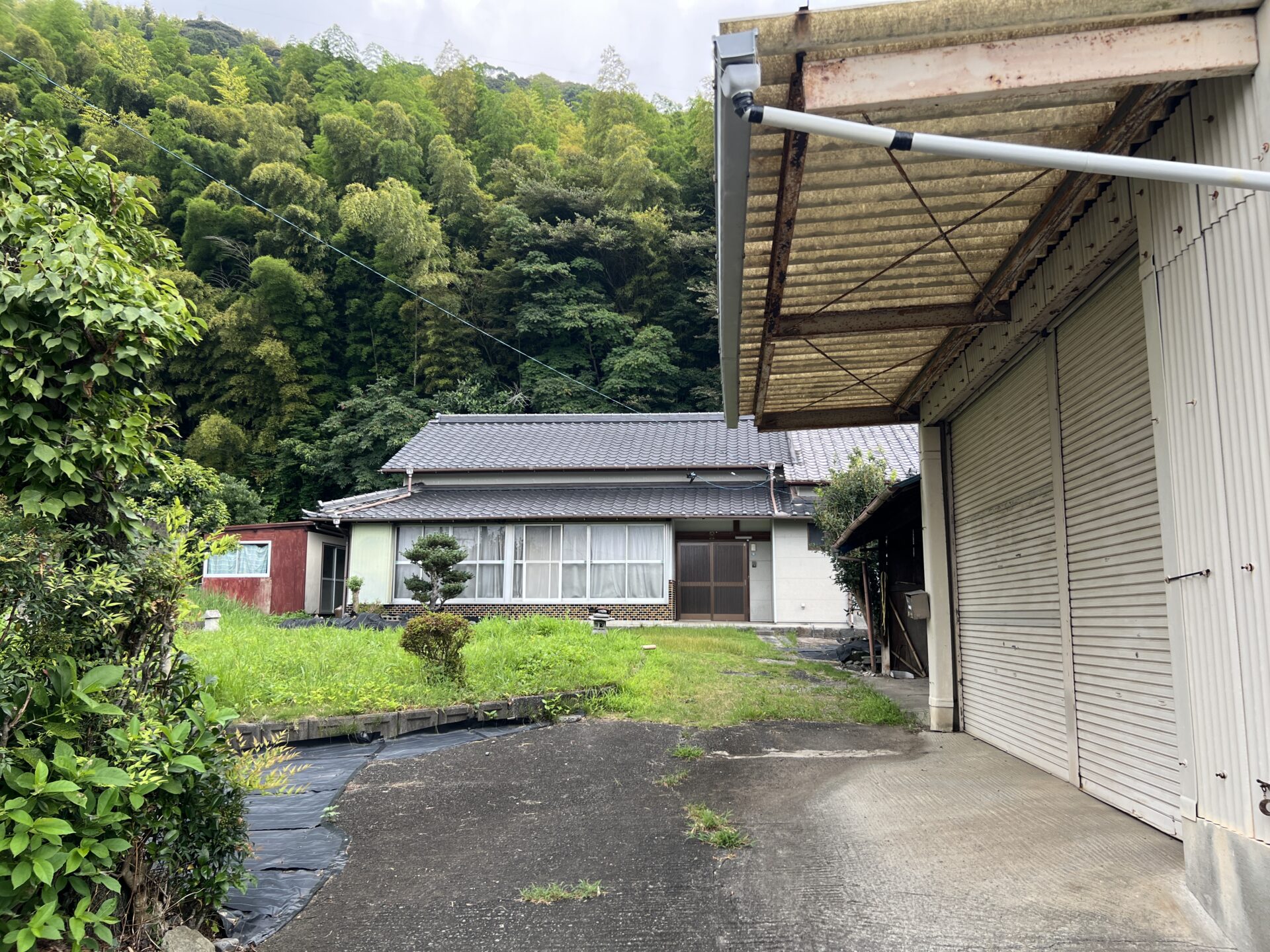 焼津市石脇上　平家と農地と車庫（倉庫）　家庭菜園はじめてみませんか？