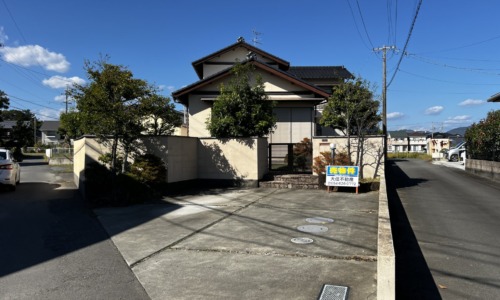 焼津市下小田　縁側から庭を楽しめる住宅　5SLDK